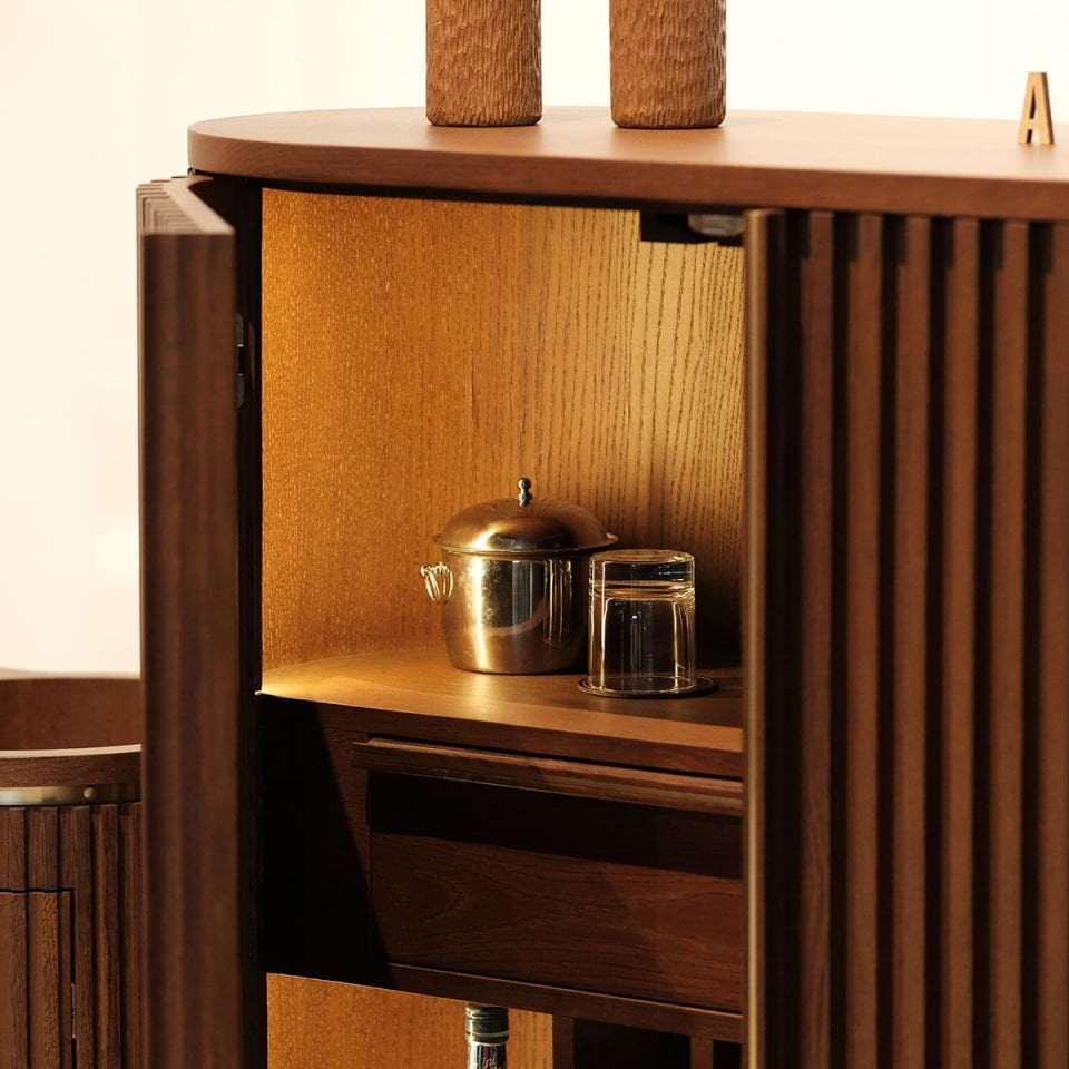 Solid Oak Cabinet – DOCIA MAHZEN Series Bar, Drink and Cocktail Cabinet