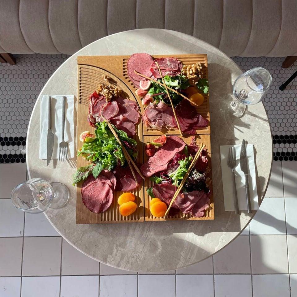 Pineapple Serving Board Set - Solid Oak Wood Serving Set 1