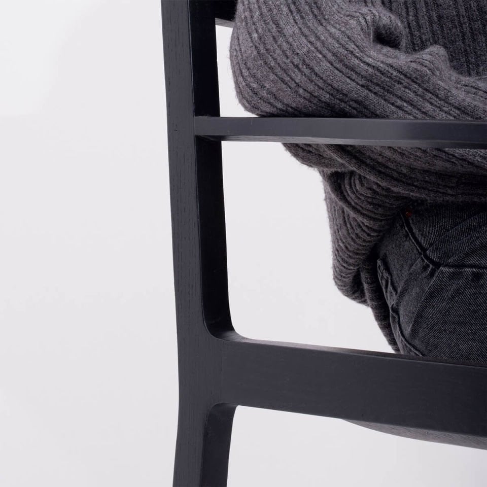 Masif Ahşap Kolçaklı Sandalye - BENT Serisi, Döşemeli Black