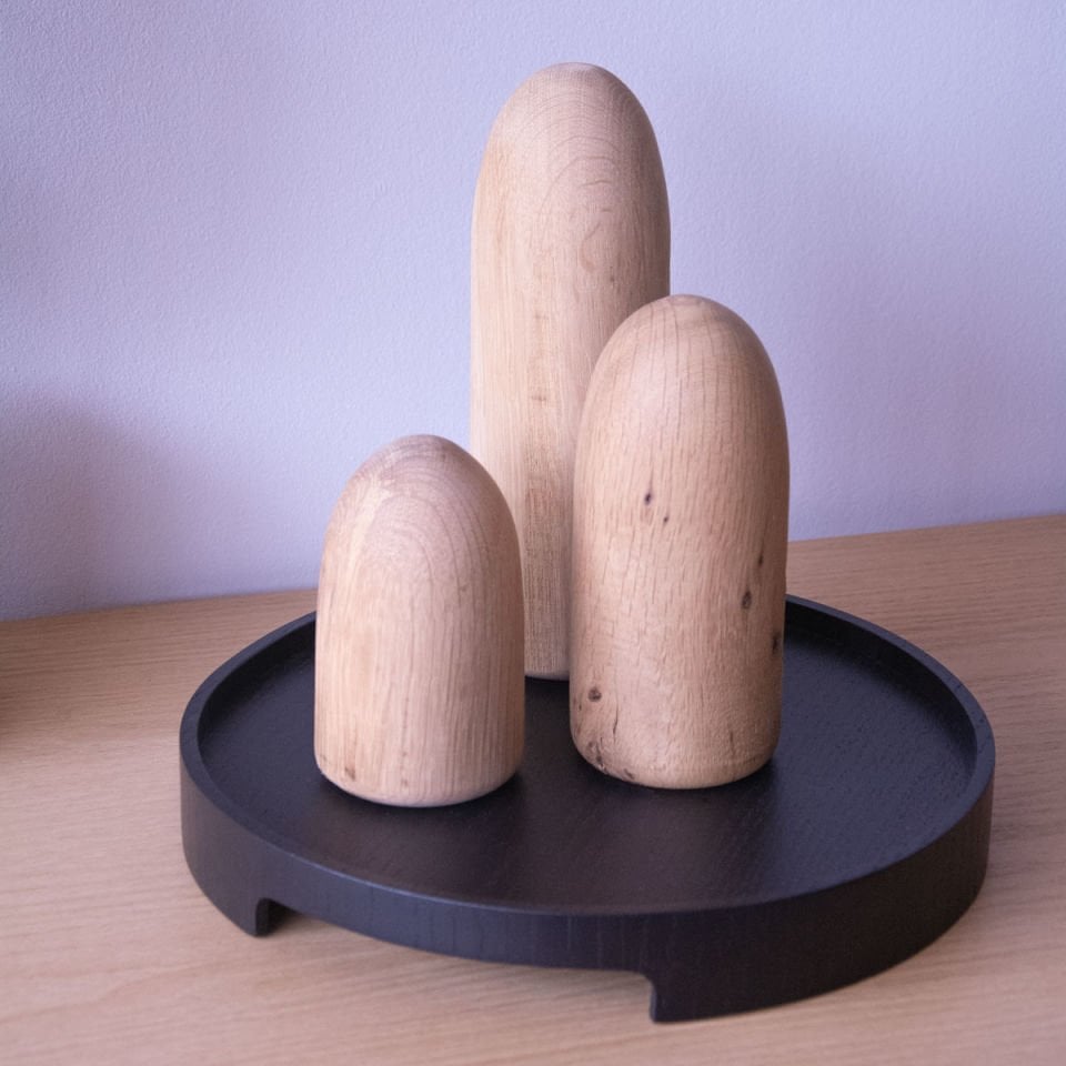 Solid Oak Serving Tray – EDGE Series, Round Dark