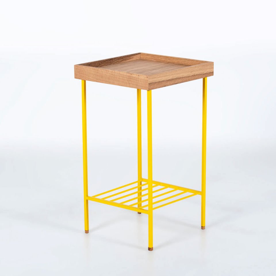 Masif Meşe Orta Boy Yan Sehpa / Saksılık – EDGE Serisi, Renkli Metal Ayaklı Raw - SARI