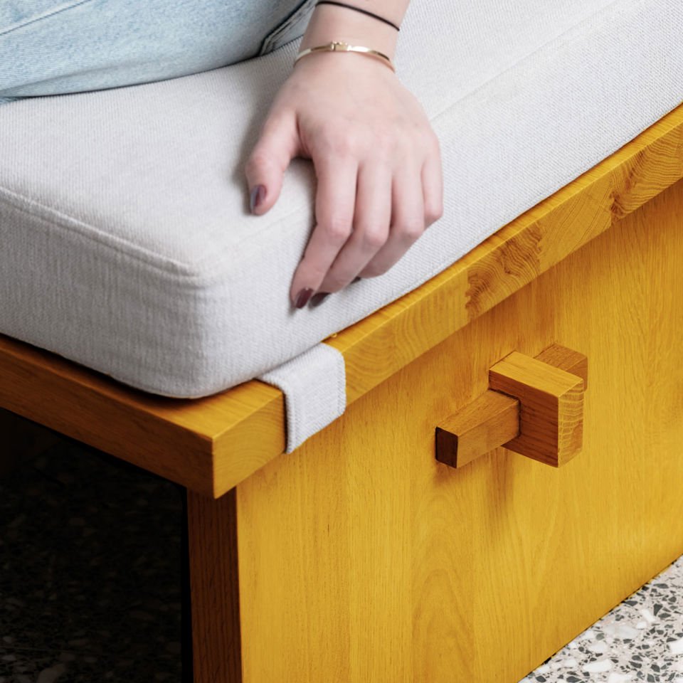 Ahşap Berjer – KAMA Serisi Honey