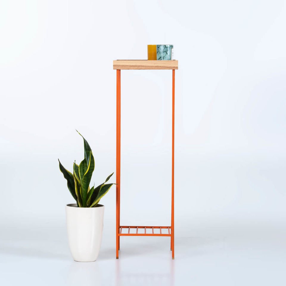 Masif Ahşap Uzun Yan Sehpa / Saksılık – EDGE Serisi, Renkli Metal Ayaklı Raw - TURUNCU